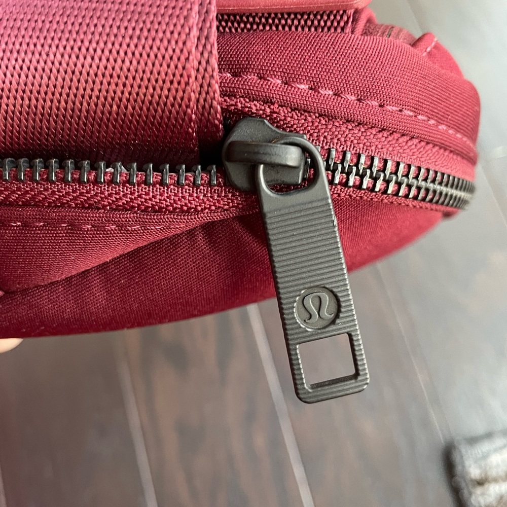 Rare Lululemon Belt Bag - Picture 8 of 8